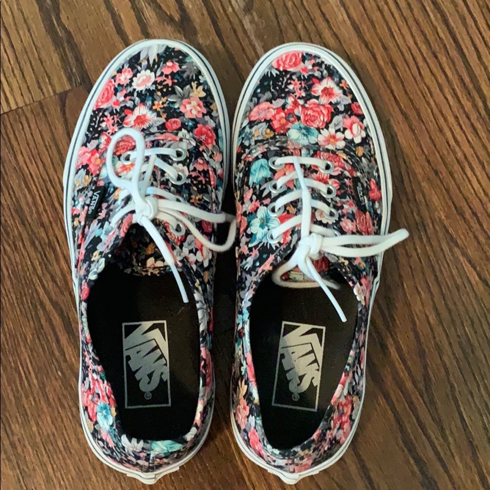 NEW without tags Vans floral shoes